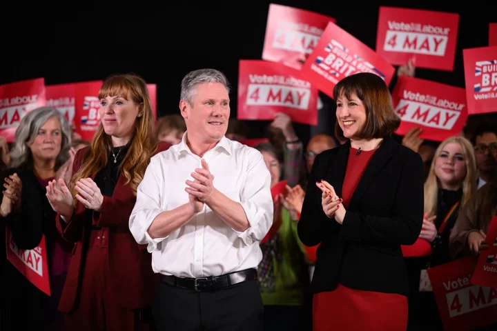 Starmer Sacrifices Key Proposal to Protect His Path to Victory