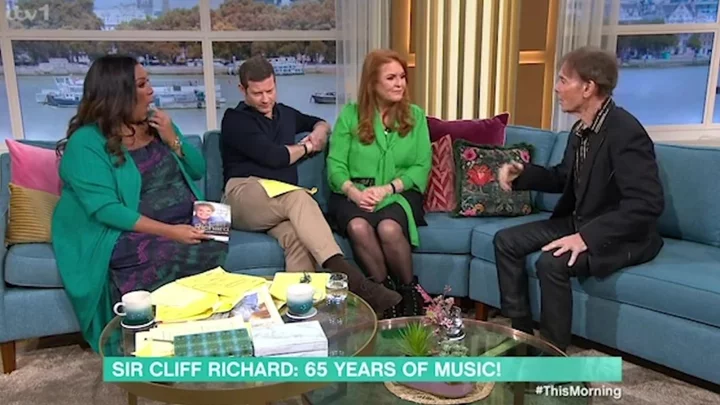 Cliff Richard has a picture with him and a 'thin' Elvis in his house amid fat shaming scandal