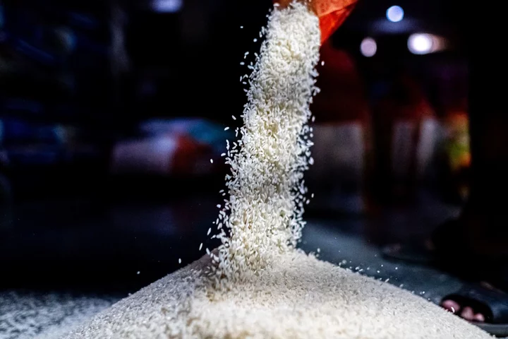Asean Vows to Refrain From Trade Curbs Amid Rice Supply Concerns