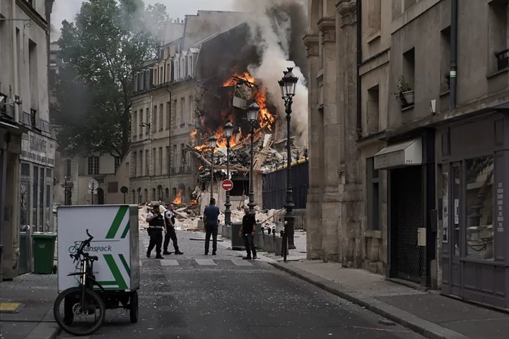 Paris Gas Explosion Wounds Around 50, Destroys Building Facade