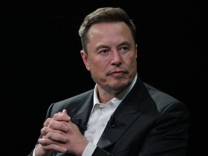 US regulator seeks court order to compel Elon Musk to testify about his Twitter acquisition