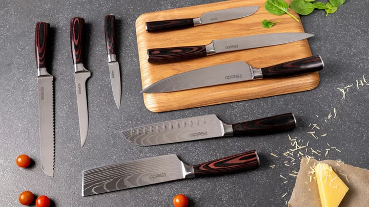 Get 5 high-carbon stainless steel knives for under $100
